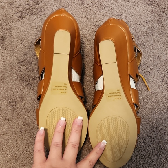 NWNB wedge sandals - Picture 2 of 3